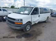 ✅ 2014 Chevrolet Express Passenger LT • VIN: 1GAZG1FG7E1109420 • Lot: 42932165. Wystawiony na IAAI z przebiegiem 73 267 mil. Bezpłatny archiwum sprzedaży aukcyjnych z USA i szczegółowy raport historii pojazdu na DreamBid. Zdjęcie 2.