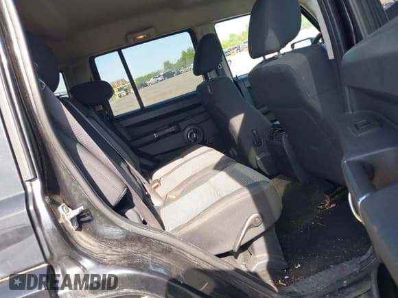 ✅ 2010 Jeep Commander Sport • VIN: 1J4RG4GK2AC118126 • Lot: 42345486. Listed on IAAI with 154,376 mi. Free auction sales archive from the USA and detailed vehicle history report at DreamBid. Image 8.