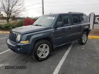 ✅ 2008 Jeep Patriot Sport • VIN: 1J8FF28W98D528517 • Lot: 90897275. Listed on Copart with 188,950 mi. Free auction sales archive from the USA and detailed vehicle history report at DreamBid. Image 1.