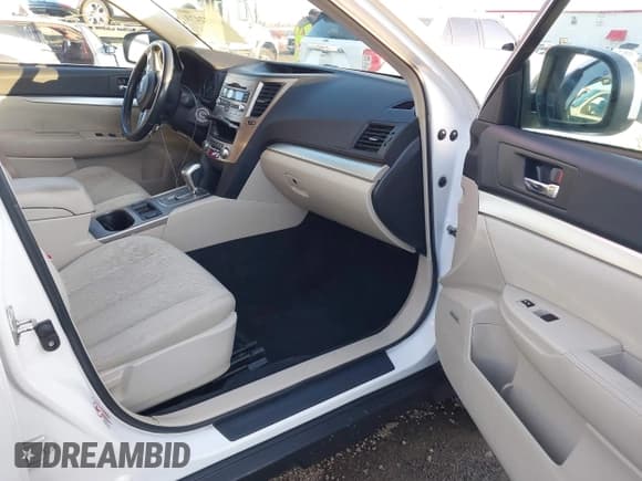 ✅ 2011 Subaru Outback Premium • VIN: 4S4BRDHC5B2393484 • Lot: 43632473. Wystawiony na IAAI z przebiegiem 141 804 mil. Bezpłatny archiwum sprzedaży aukcyjnych z USA i szczegółowy raport historii pojazdu na DreamBid. Zdjęcie 5.