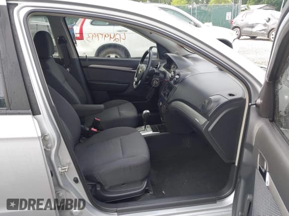 ✅ 2009 Chevrolet Aveo 1LT • VIN: KL1TD56E69B656939 • Lot: 42491793. Wystawiony na IAAI z przebiegiem 56 344 mil. Bezpłatny archiwum sprzedaży aukcyjnych z USA i szczegółowy raport historii pojazdu na DreamBid. Zdjęcie 5.