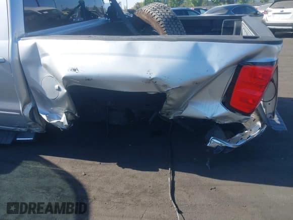 ✅ 2018 Chevrolet Silverado 1500 LT • VIN: 3GCPCREH2JG345066 • Лот: 42843232. Опубликован ранее на IAAI с пробегом 97 138 миль. Бесплатный доступ к архиву аукционных продаж из США и подробный отчёт об истории автомобиля на DreamBid. Изображение 6.