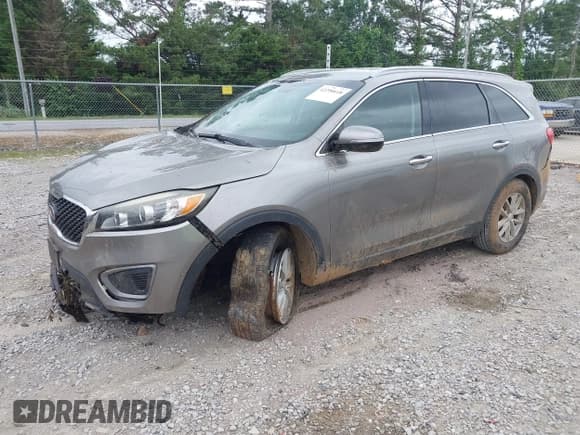 ✅ 2016 Kia Sorento LX • VIN: 5XYPG4A58GG010789 • Lot: 42290618. Listed on IAAI with 163,053 mi. Free auction sales archive from the USA and detailed vehicle history report at DreamBid. Image 17.