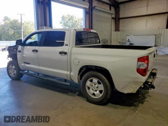 ✅ 2016 Toyota Tundra SR5 • VIN: 5TFDW5F10GX567386 • Лот: 91173445. Опубликован ранее на Copart с пробегом 176 025 миль. Бесплатный доступ к архиву аукционных продаж из США и подробный отчёт об истории автомобиля на DreamBid. Изображение 2.