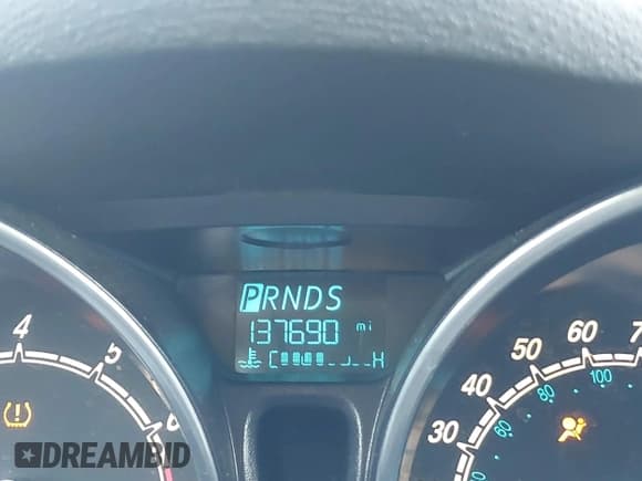 ✅ 2014 Ford Fiesta SE • VIN: 3FADP4EJ4EM189977 • Lot: 43384977. Wystawiony na IAAI z przebiegiem 137 690 mil. Bezpłatny archiwum sprzedaży aukcyjnych z USA i szczegółowy raport historii pojazdu na DreamBid. Zdjęcie 15.