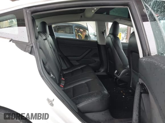 ✅ 2019 Tesla Model 3 Long Range • VIN: 5YJ3E1EB6KF511750 • Lot: 43627568. Wystawiony na IAAI z przebiegiem 53 488 mil. Bezpłatny archiwum sprzedaży aukcyjnych z USA i szczegółowy raport historii pojazdu na DreamBid. Zdjęcie 8.