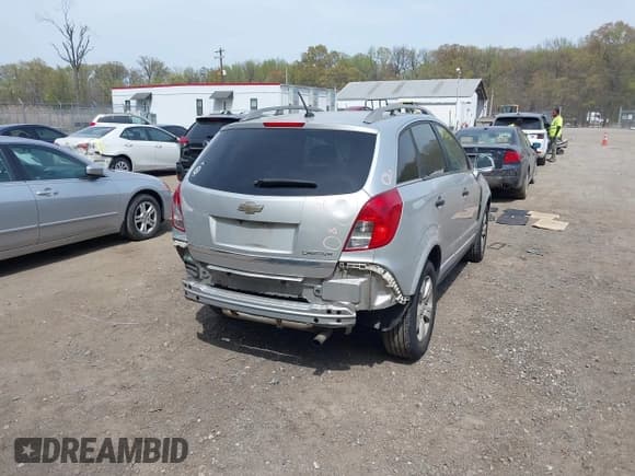 ✅ 2013 Chevrolet Captiva Sport LS • VIN: 3GNAL2EK2DS579757 • Lot: 42058796. Wystawiony na IAAI z przebiegiem 228 166 mil. Bezpłatny archiwum sprzedaży aukcyjnych z USA i szczegółowy raport historii pojazdu na DreamBid. Zdjęcie 4.
