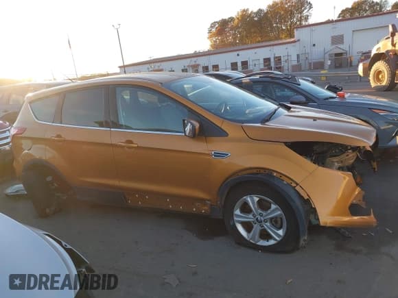 ✅ 2016 Ford Escape SE • VIN: 1FMCU9GX5GUC89240 • Lot: 43723922. Wystawiony na IAAI z przebiegiem 117 832 mil. Bezpłatny archiwum sprzedaży aukcyjnych z USA i szczegółowy raport historii pojazdu na DreamBid. Zdjęcie 14.