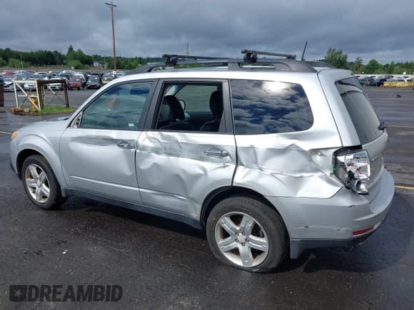 ✅ 2010 Subaru Forester X Limited • VIN: JF2SH6DCXAH714375 • Lot: 42305905. Listed on IAAI with 166,930 mi. Free auction sales archive from the USA and detailed vehicle history report at DreamBid. Image 6.