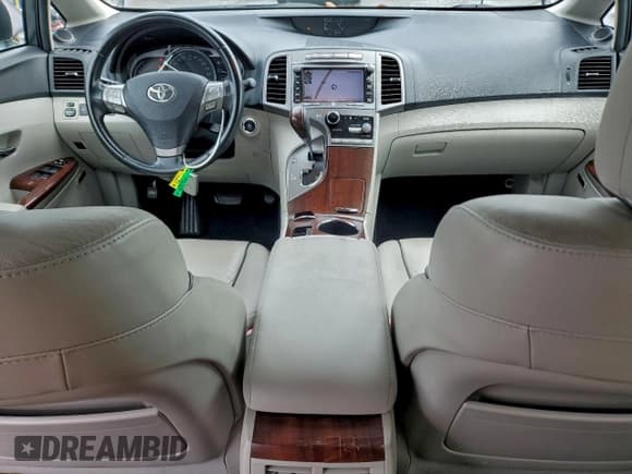 ✅ 2009 Toyota Venza • VIN: 4T3ZK11A79U011679 • Lot: 94112605. Listed on Copart with 141,217 mi. Free auction sales archive from the USA and detailed vehicle history report at DreamBid. Image 8.