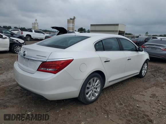 ✅ 2015 Buick LaCrosse • VIN: 1G4GA5GR1FF334181 • Lot: 83822805. Listed on Copart with 97,793 mi. Free auction sales archive from the USA and detailed vehicle history report at DreamBid. Image 3.