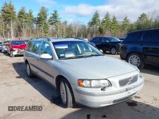 ✅ 2001 Volvo V70 • VIN: YV1SW58D311025931 • Lot: 43754477. Listed on IAAI with 199,235 mi. Free auction sales archive from the USA and detailed vehicle history report at DreamBid. Image 1.