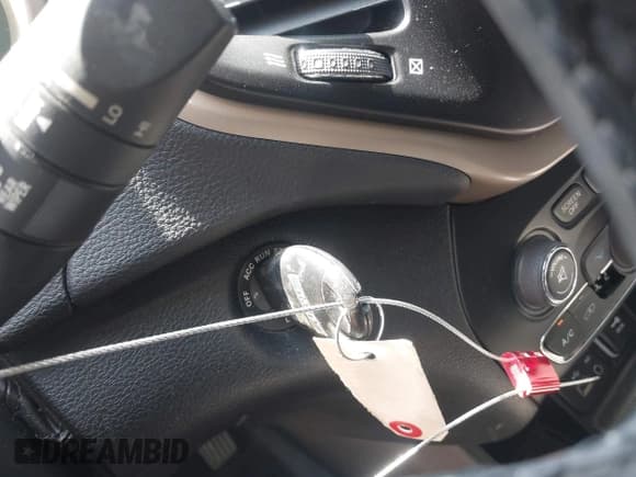 ✅ 2017 Jeep Cherokee 75th Anniversary Edition • VIN: 1C4PJLCB3HW507798 • Lot: 42817611. Listed on IAAI with 97,833 mi. Free auction sales archive from the USA and detailed vehicle history report at DreamBid. Image 11.