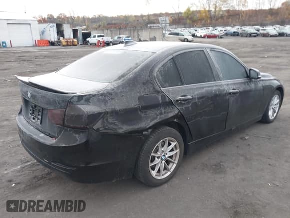 ✅ 2013 BMW 3 Series 320i • VIN: WBA3B1C56DK130134 • Лот: 43636244. Опубликован ранее на IAAI с пробегом 201 637 миль. Бесплатный доступ к архиву аукционных продаж из США и подробный отчёт об истории автомобиля на DreamBid. Изображение 4.