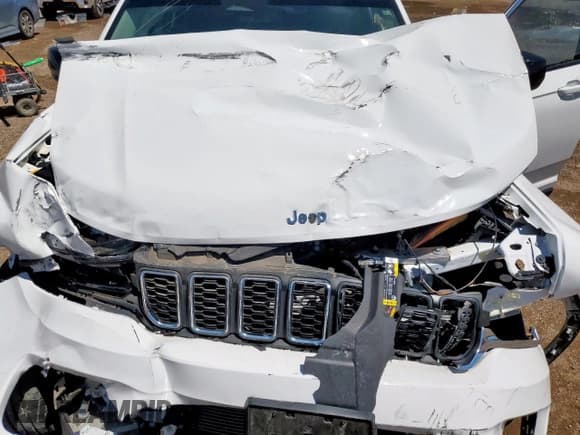 ✅ 2023 Jeep Grand Cherokee Altitude • VIN: 1C4RJGAG4PC563859 • Lot: 66268645. Listed on Copart with 19,919 mi. Free auction sales archive from the USA and detailed vehicle history report at DreamBid. Image 12.