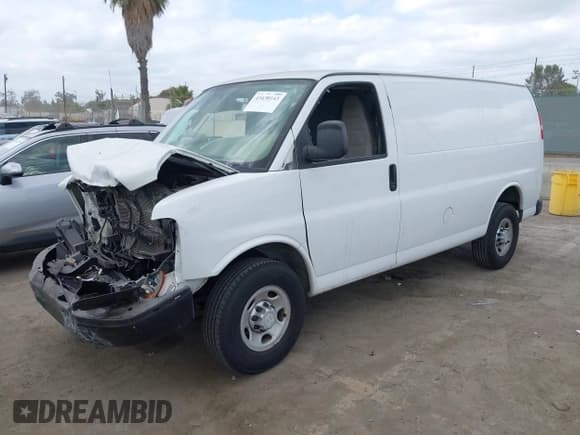 ✅ 2017 Chevrolet Express Cargo • VIN: 1GCWGAFFXH1106050 • Лот: 43438143. Опубликован ранее на IAAI с пробегом 126 166 миль. Бесплатный доступ к архиву аукционных продаж из США и подробный отчёт об истории автомобиля на DreamBid. Изображение 2.