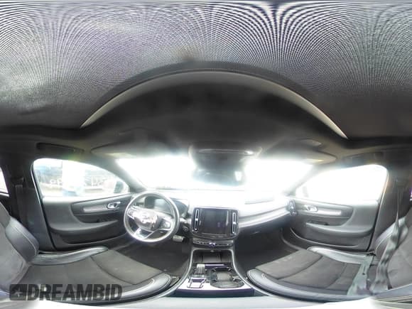 ✅ 2021 Volvo XC40 R-Design • VIN: YV4162UM7M2446598 • Лот: 43425499. Опубликован ранее на IAAI с пробегом 45 243 миль. Бесплатный доступ к архиву аукционных продаж из США и подробный отчёт об истории автомобиля на DreamBid. Изображение 18.