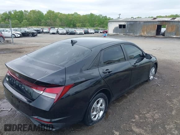 ✅ 2021 Hyundai Elantra SE • VIN: KMHLL4AGXMU105372 • Lot: 42045638. Listed on IAAI with 60,334 mi. Free auction sales archive from the USA and detailed vehicle history report at DreamBid. Image 4.