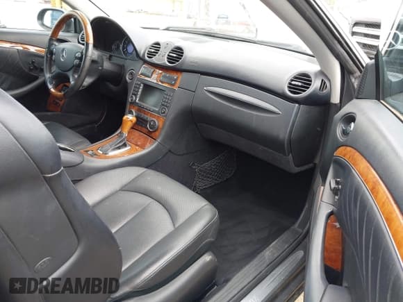 ✅ 2007 Mercedes-Benz CLK 350 • VIN: WDBTK56F87T078887 • Lot: 42587172. Listed on IAAI with 99,186 mi. Free auction sales archive from the USA and detailed vehicle history report at DreamBid. Image 5.