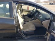 ✅ 2015 Ford Focus SE • VIN: 1FADP3F23FL226733 • Lot: 43727932. Wystawiony na IAAI z przebiegiem 166 457 mil. Bezpłatny archiwum sprzedaży aukcyjnych z USA i szczegółowy raport historii pojazdu na DreamBid. Zdjęcie 5.