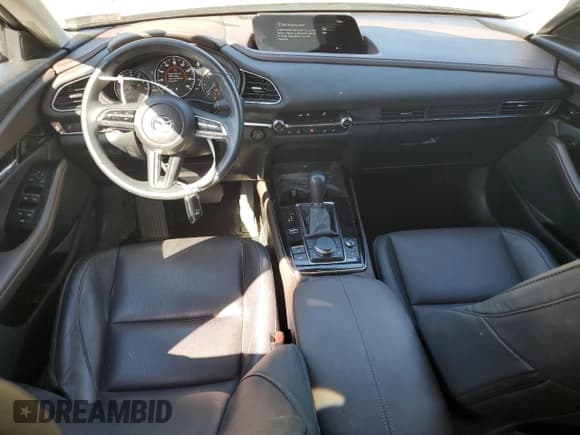 ✅ 2021 Mazda CX-30 Premium • VIN: 3MVDMBDL3MM307699 • Lot: 58016134. Wystawiony na Copart z przebiegiem 32 867 mil. Bezpłatny archiwum sprzedaży aukcyjnych z USA i szczegółowy raport historii pojazdu na DreamBid. Zdjęcie 8.