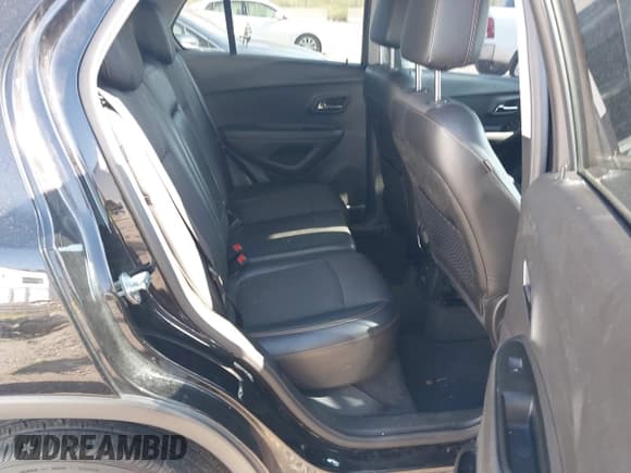 ✅ 2020 Chevrolet Trax LT • VIN: 3GNCJPSB8LL111685 • Lot: 42812306. Wystawiony na IAAI z przebiegiem Nie podano. Bezpłatny archiwum sprzedaży aukcyjnych z USA i szczegółowy raport historii pojazdu na DreamBid. Zdjęcie 8.