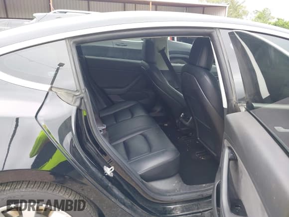 ✅ 2018 Tesla Model 3 Long Range Battery • VIN: 5YJ3E1EB3JF186733 • Lot: 42093891. Wystawiony na IAAI z przebiegiem 102 435 mil. Bezpłatny archiwum sprzedaży aukcyjnych z USA i szczegółowy raport historii pojazdu na DreamBid. Zdjęcie 8.