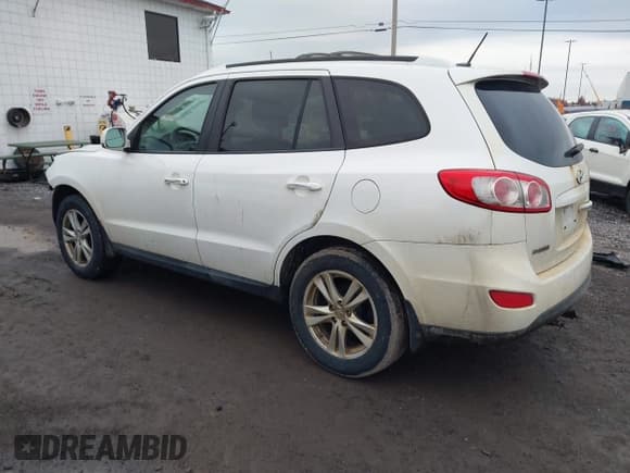 ✅ 2011 Hyundai Santa Fe Limited • VIN: 5XYZKDAG8BG088815 • Lot: 43718346. Listed on IAAI with 183,704 mi. Free auction sales archive from the USA and detailed vehicle history report at DreamBid. Image 3.