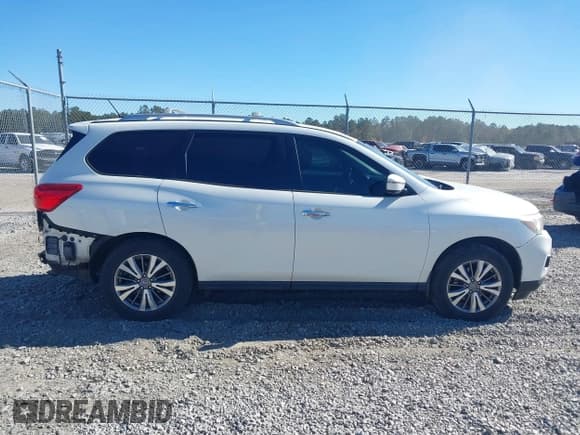 ✅ 2018 Nissan Pathfinder S • VIN: 5N1DR2MN3JC663762 • Lot: 43620686. Listed on IAAI with 124,713 mi. Free auction sales archive from the USA and detailed vehicle history report at DreamBid. Image 13.