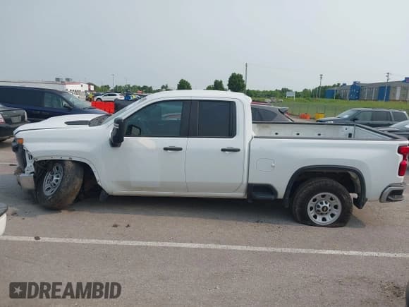 ✅ 2022 Chevrolet Silverado 2500HD Work Truck • VIN: 1GC2YLE78NF332510 • Lot: 42390090. Wystawiony na IAAI z przebiegiem 110 672 mil. Bezpłatny archiwum sprzedaży aukcyjnych z USA i szczegółowy raport historii pojazdu na DreamBid. Zdjęcie 15.