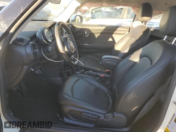 ✅ 2019 MINI Hardtop Cooper • VIN: WMWXP5C5XK2H30956 • Лот: 90322205. Опубликован ранее на Copart с пробегом 35 907 миль. Бесплатный доступ к архиву аукционных продаж из США и подробный отчёт об истории автомобиля на DreamBid. Изображение 7.