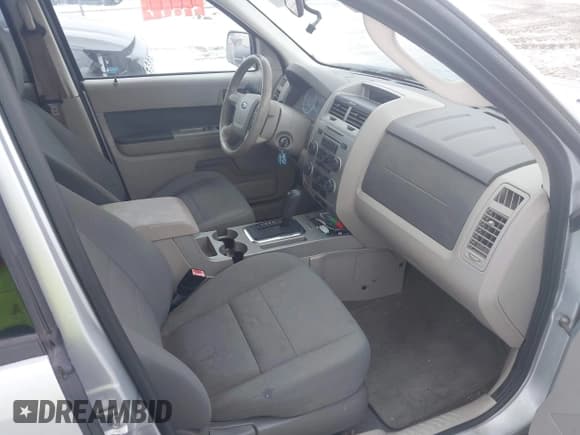 ✅ 2010 Ford Escape XLT • VIN: 1FMCU9DG0AKA03642 • Lot: 43918234. Wystawiony na IAAI z przebiegiem 169 092 mil. Bezpłatny archiwum sprzedaży aukcyjnych z USA i szczegółowy raport historii pojazdu na DreamBid. Zdjęcie 5.