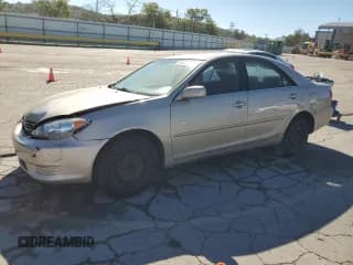 ✅ 2005 Toyota Camry XLE • VIN: 4T1BE30K65U395908 • Лот: 84483515. Опубликован ранее на Copart с пробегом 258 817 миль. Бесплатный доступ к архиву аукционных продаж из США и подробный отчёт об истории автомобиля на DreamBid. Изображение 1.