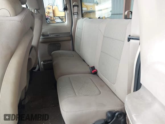 ✅ 2004 Ford F-250 XL • VIN: 1FTNX20L84EB98035 • Лот: 42147102. Опубликован ранее на IAAI с пробегом 184 136 миль. Бесплатный доступ к архиву аукционных продаж из США и подробный отчёт об истории автомобиля на DreamBid. Изображение 8.