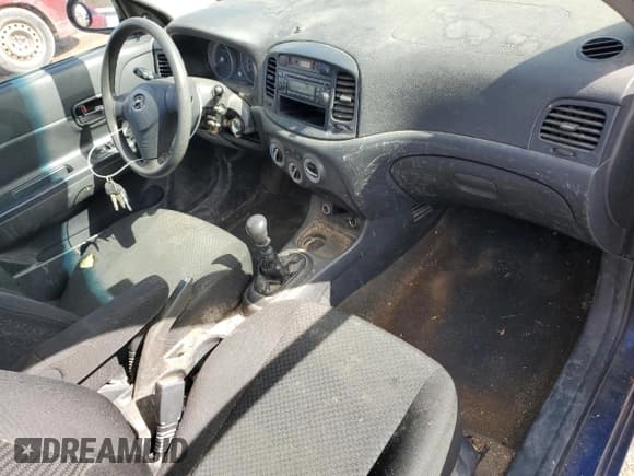 ✅ 2009 Hyundai Accent L • VIN: KMHCN35C29U132116 • Лот: 50988215. Опубликован ранее на Copart с пробегом Не указан. Бесплатный доступ к архиву аукционных продаж из США и подробный отчёт об истории автомобиля на DreamBid. Изображение 8.