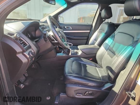 ✅ 2016 Ford Explorer XLT • VIN: 1FM5K8DH6GGB93685 • Lot: 91373415. Wystawiony na Copart z przebiegiem 122 478 mil. Bezpłatny archiwum sprzedaży aukcyjnych z USA i szczegółowy raport historii pojazdu na DreamBid. Zdjęcie 7.