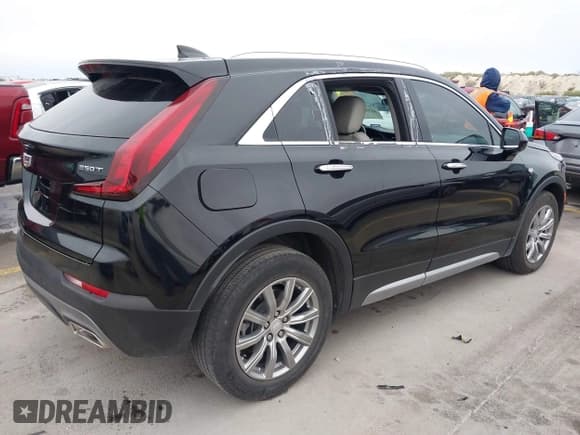 ✅ 2020 Cadillac XT4 FWD Premium Luxury • VIN: 1GYFZCR48LF142955 • Lot: 41255161. Wystawiony na IAAI z przebiegiem 39 830 mil. Bezpłatny archiwum sprzedaży aukcyjnych z USA i szczegółowy raport historii pojazdu na DreamBid. Zdjęcie 4.
