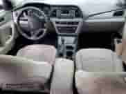 ✅ 2016 Hyundai Sonata 2.4L • VIN: 5NPE24AF7GH397889 • Lot: 82695935. Wystawiony na Copart z przebiegiem 170 743 mil mil. Skorzystaj z bezpłatnego archiwum sprzedaży aukcyjnych z USA i zobacz szczegółowy raport historii pojazdu na DreamBid. Zdjęcie 8.