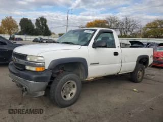 ✅ 2002 Chevrolet Silverado 2500HD • VIN: 1GCHK24G42E157777 • Lot: 90449835. Wystawiony na Copart z przebiegiem 174 441 mil. Bezpłatny archiwum sprzedaży aukcyjnych z USA i szczegółowy raport historii pojazdu na DreamBid. Zdjęcie 1.