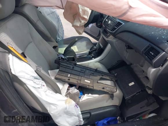 2014 Honda Accord LX с VIN 1HGCR2F39EA246032, выставлен на аукционе IAAI как лот 43297373 с пробегом Не указан миль и . История ставок и продаж доступна на DreamBid. Изображение 5.