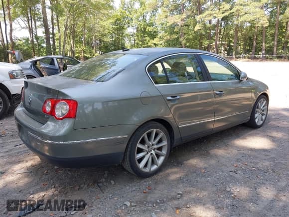 ✅ 2008 Volkswagen Passat 3.6L V6 • VIN: WVWCU73C68P030395 • Lot: 42846112. Listed on IAAI with 93,644 mi. Free auction sales archive from the USA and detailed vehicle history report at DreamBid. Image 4.