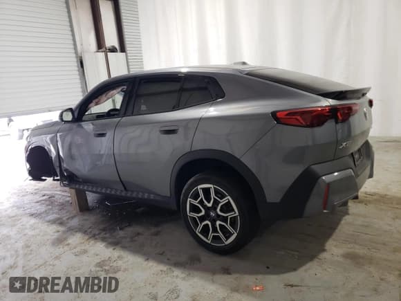 ✅ 2025 BMW X2 xDrive28i • VIN: WBX63GM04S5107548 • Lot: 51731715. Wystawiony na Copart z przebiegiem 4 144 mil. Bezpłatny archiwum sprzedaży aukcyjnych z USA i szczegółowy raport historii pojazdu na DreamBid. Zdjęcie 2.