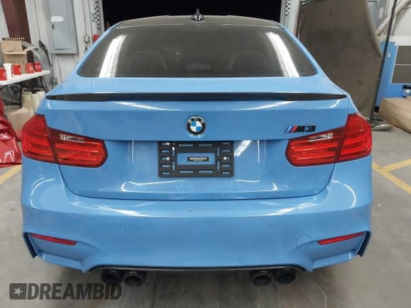✅ 2015 BMW M3 • VIN: WBS3C9C5XFP803102 • Lot: 41616127. Wystawiony na IAAI z przebiegiem 44 538 mil. Bezpłatny archiwum sprzedaży aukcyjnych z USA i szczegółowy raport historii pojazdu na DreamBid. Zdjęcie 16.