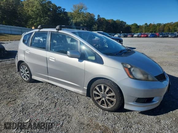 ✅ 2013 Honda Fit Sport • VIN: JHMGE8H57DC010946 • Lot: 87243965. Wystawiony na Copart z przebiegiem 80 903 mil. Bezpłatny archiwum sprzedaży aukcyjnych z USA i szczegółowy raport historii pojazdu na DreamBid. Zdjęcie 4.