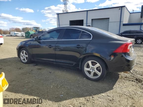 ✅ 2013 Volvo S60 T5 • VIN: YV1612FH7D2172997 • Lot: 91786855. Wystawiony na Copart z przebiegiem 179 573 mil. Bezpłatny archiwum sprzedaży aukcyjnych z USA i szczegółowy raport historii pojazdu na DreamBid. Zdjęcie 2.