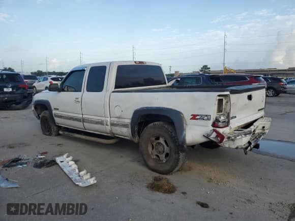 ✅ 2000 Chevrolet Silverado 1500 LT • VIN: 2GCEK19T0Y1372151 • Lot: 63628314. Wystawiony na Copart z przebiegiem 286 923 mil mil. Skorzystaj z bezpłatnego archiwum sprzedaży aukcyjnych z USA i zobacz szczegółowy raport historii pojazdu na DreamBid. Zdjęcie 2.