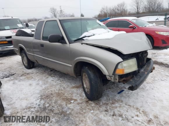 ✅ 2003 GMC Sonoma SLS • VIN: 1GTCS19X738237992 • Lot: 41345031. Wystawiony na IAAI z przebiegiem 154 597 mil. Bezpłatny archiwum sprzedaży aukcyjnych z USA i szczegółowy raport historii pojazdu na DreamBid. Zdjęcie 1.