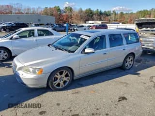 ✅ 2007 Volvo V70 2.4L • VIN: YV1SW612472642403 • Lot: 92674845. Listed on Copart with 104,658 mi. Free auction sales archive from the USA and detailed vehicle history report at DreamBid. Image 1.