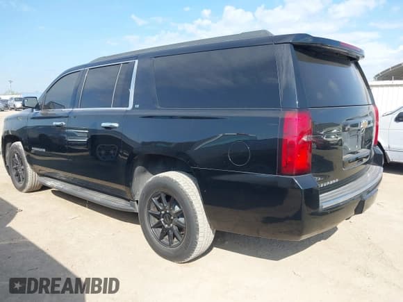 ✅ 2020 Chevrolet Suburban LT • VIN: 1GNSCHKC4LR154126 • Lot: 42983785. Wystawiony na IAAI z przebiegiem 190 770 mil. Bezpłatny archiwum sprzedaży aukcyjnych z USA i szczegółowy raport historii pojazdu na DreamBid. Zdjęcie 3.
