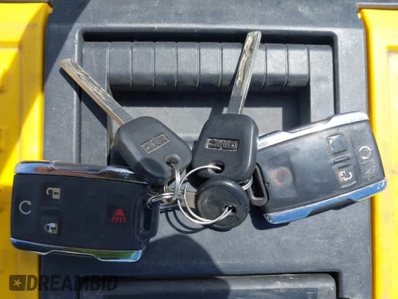 ✅ 2017 GMC Sierra 2500HD Denali • VIN: 1GT12UEYXHF110776 • Лот: 42161309. Опубликован ранее на IAAI с пробегом 103 634 миль. Бесплатный доступ к архиву аукционных продаж из США и подробный отчёт об истории автомобиля на DreamBid. Изображение 11.